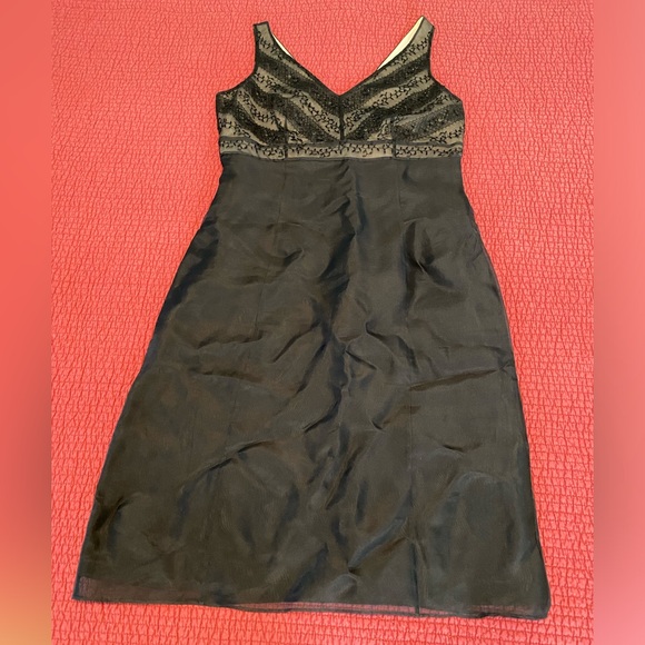 🆕 NWT Ann Taylor Silk Beaded Cocktail Black Dress. Size 8 - Picture 2 of 8